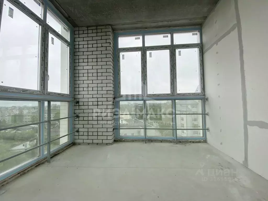 3-к кв. Брянская область, Брянск ул. 7-я Линия, 17 (95.2 м) - Фото 1