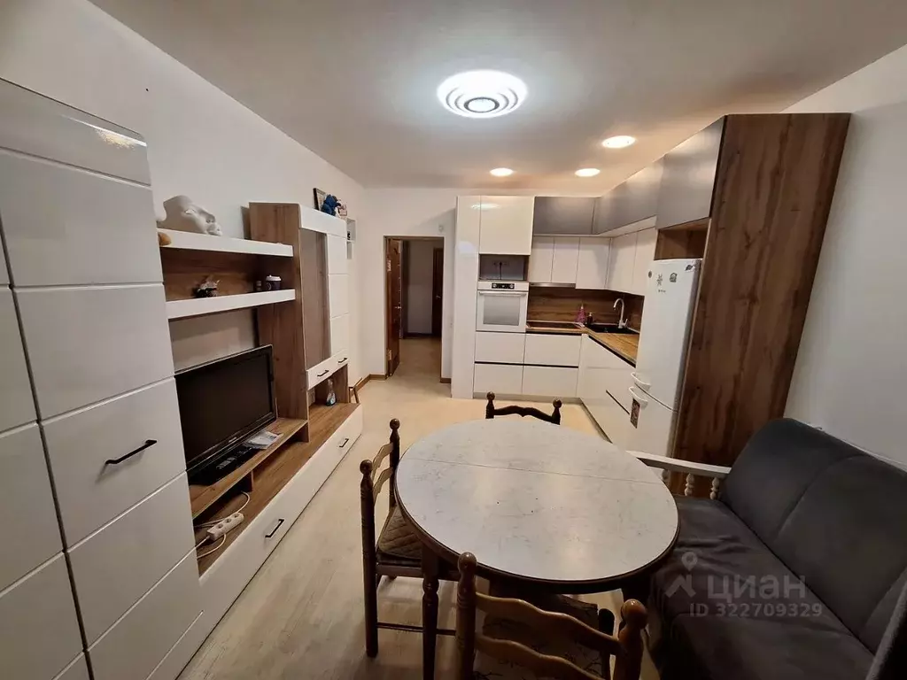 1-к кв. Челябинская область, Челябинск Каслинская ул., 101а (50.0 м) - Фото 2