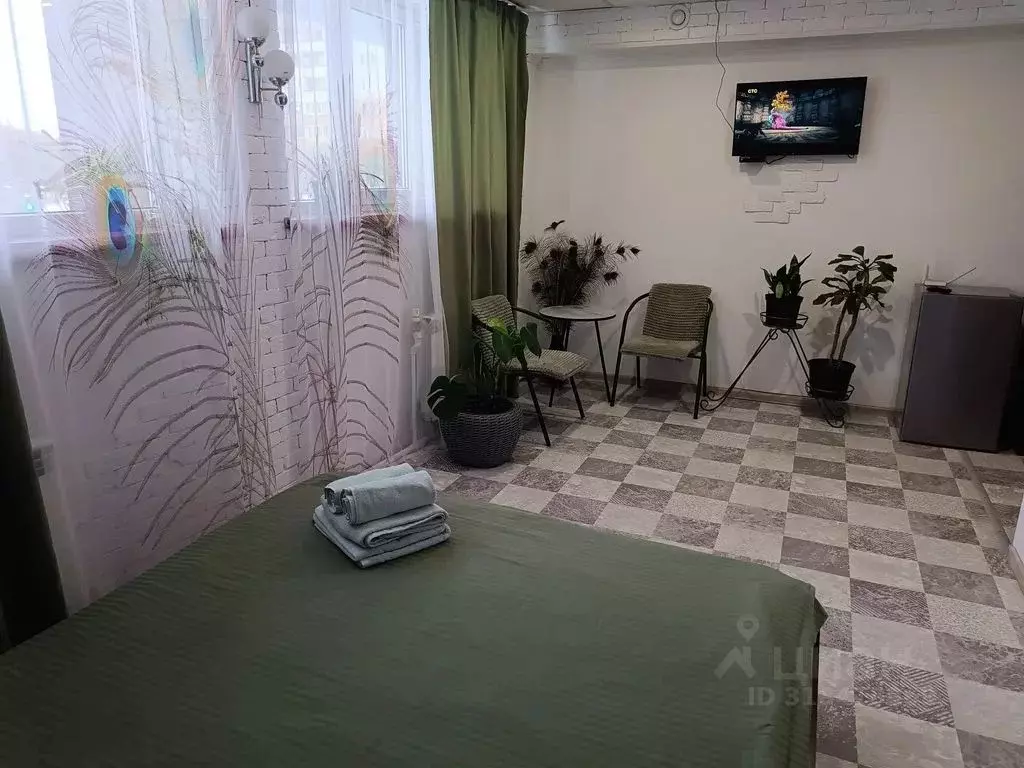Комната Псковская область, Псков ул. Льва Толстого, 43 - Фото 1