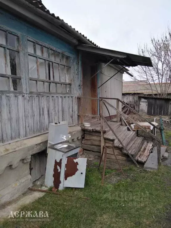 Дом в Белгородская область, Старооскольский городской округ, с. ... - Фото 1