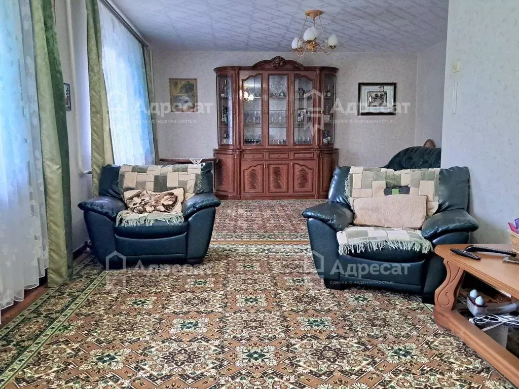 Дом в Волгоградская область, Волгоград Нефтезаводская ул. (241 м) - Фото 0