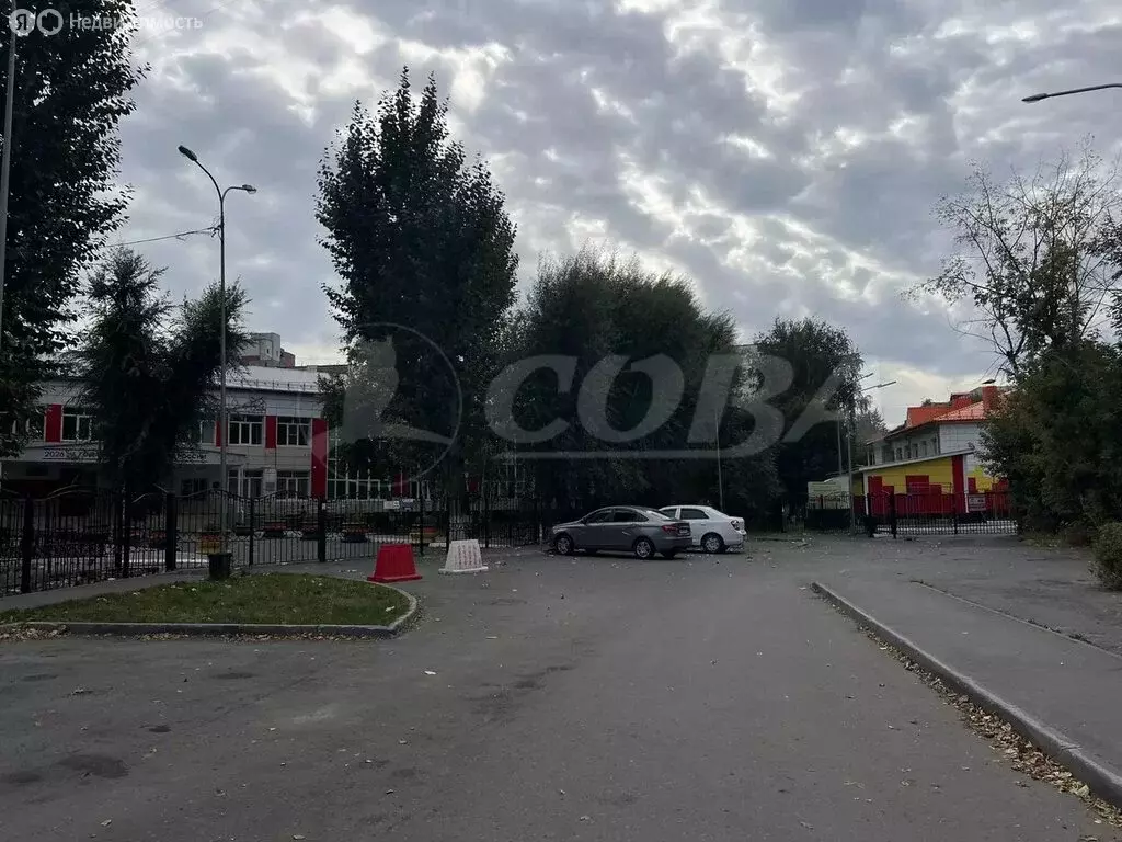 2-комнатная квартира: Тюмень, улица Республики, 88 (6 м) - Фото 1
