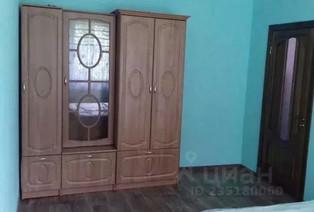 Дом в Крым, Симферопольский район, Молодежное пгт  (100 м) - Фото 2