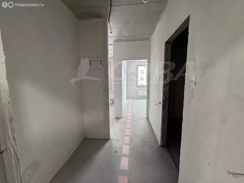 1-комнатная квартира: Тюмень, улица Александра Звягина, 5 (35 м) - Фото 2