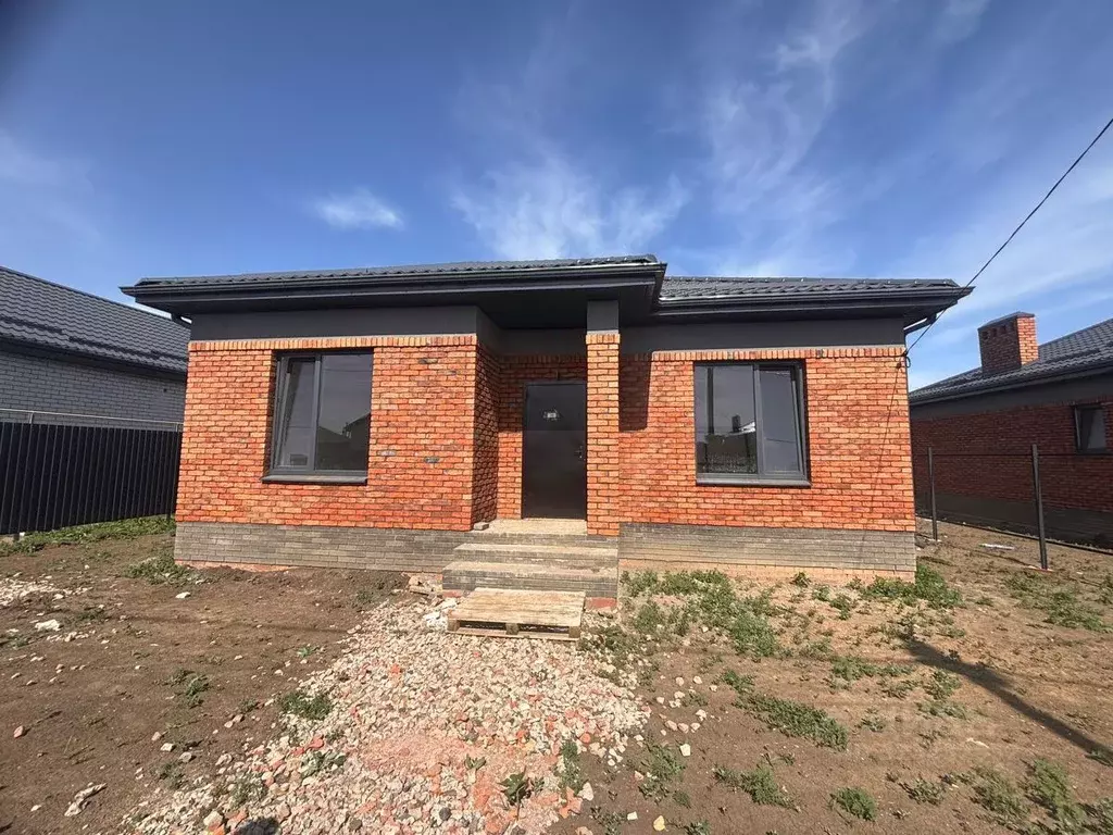 Дом в Ростовская область, Неклиновский район, с. Новобессергеневка ул. ... - Фото 1