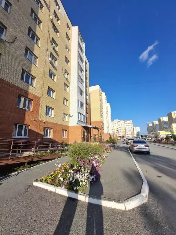 3-к кв. Тюменская область, Тобольск 15-й мкр, 14 (82.0 м) - Фото 1