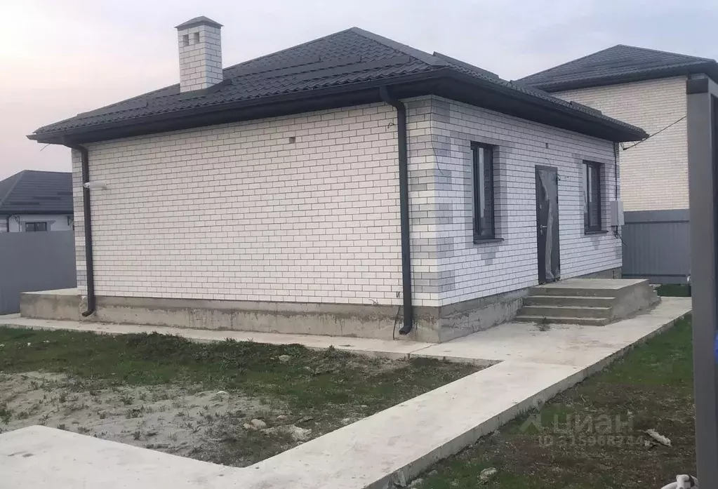 Дом в Краснодарский край, Динской район, Новотитаровская ст-ца  (90 м) - Фото 0