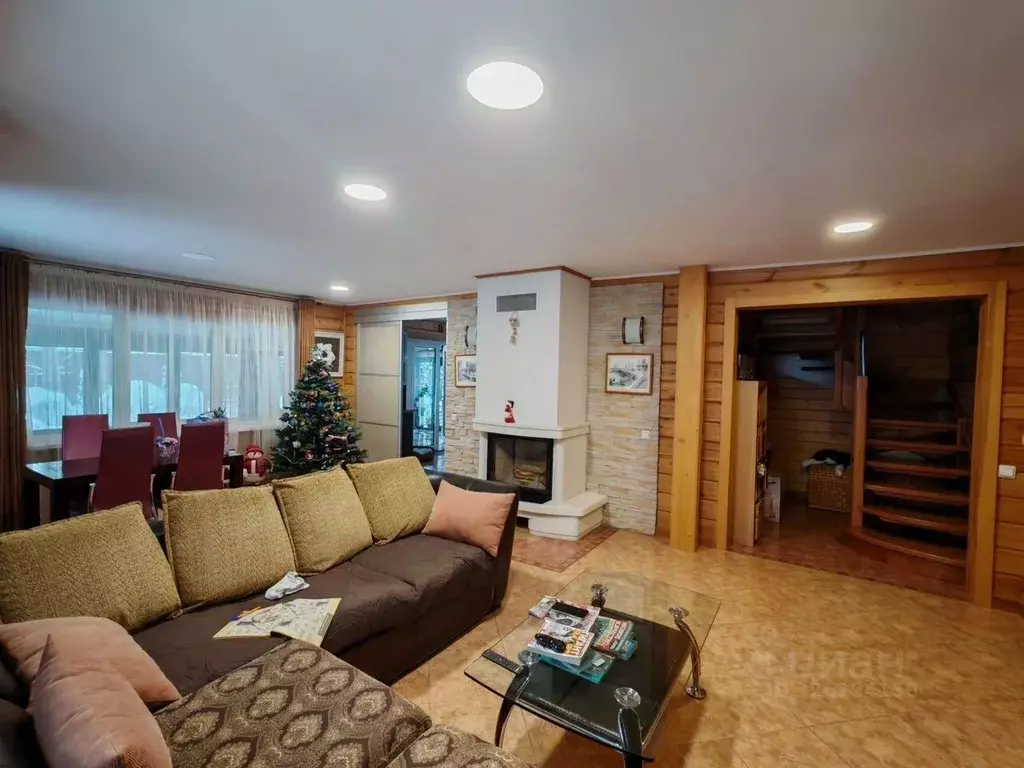 Дом в Ленинградская область, Выборгский район, Рощино пгт ул. ... - Фото 1