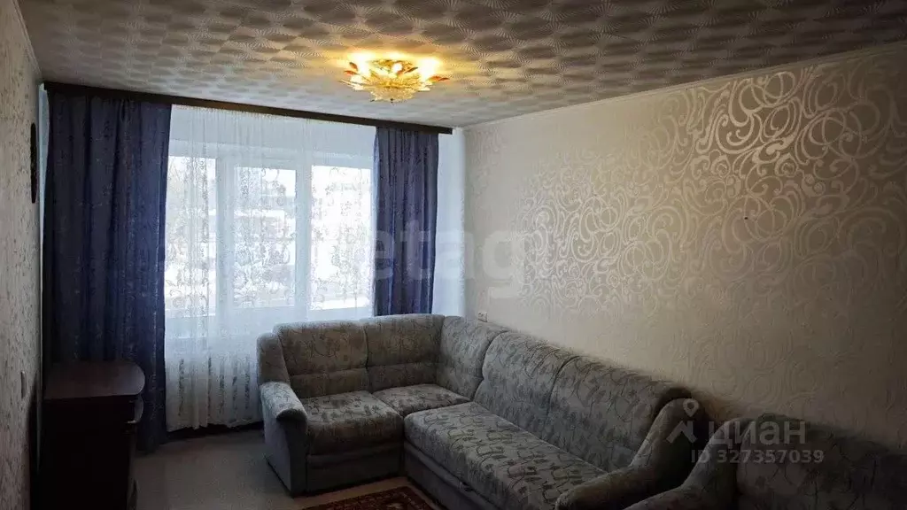 3-к кв. Ленинградская область, Кириши просп. Героев, 10 (66.4 м) - Фото 1