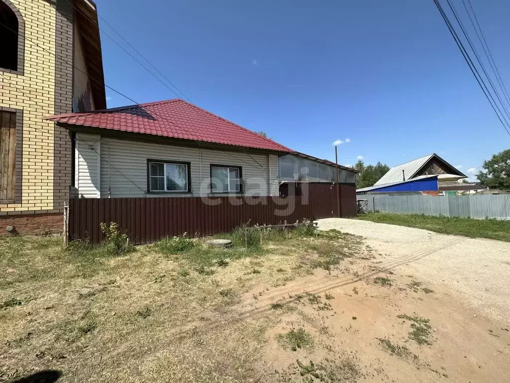 Дом в Удмуртия, Можга Можгинский район, ул. Фрунзе, 46 (170 м) - Фото 1