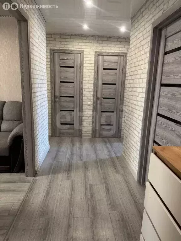 3-комнатная квартира: Шадринск, улица Ефремова, 62 (60 м) - Фото 1