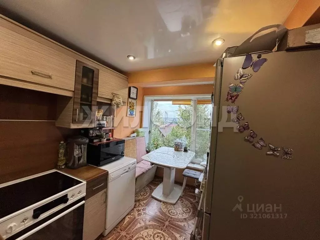 3-к кв. Иркутская область, Иркутск ул. Добролюбова, 12 (57.9 м) - Фото 2