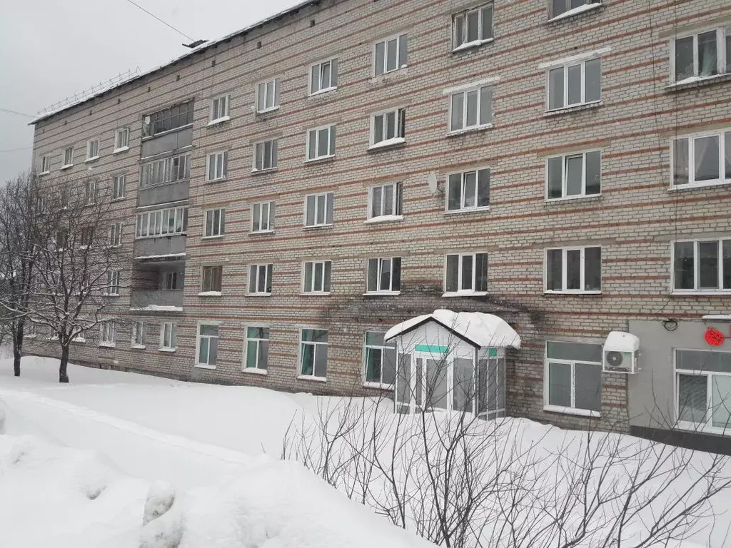 Помещение свободного назначения в Пермский край, Губаха ул. Кирова, 3А ... - Фото 1