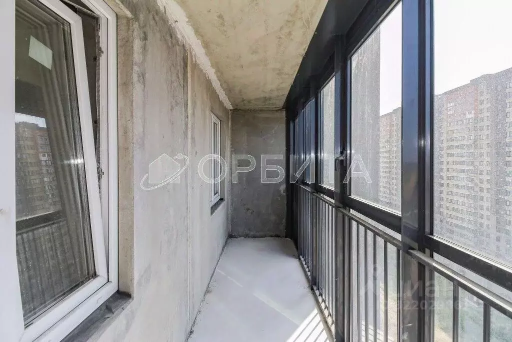 3-к кв. Тюменская область, Тюмень ул. Алматинская, 12 (64.4 м) - Фото 2