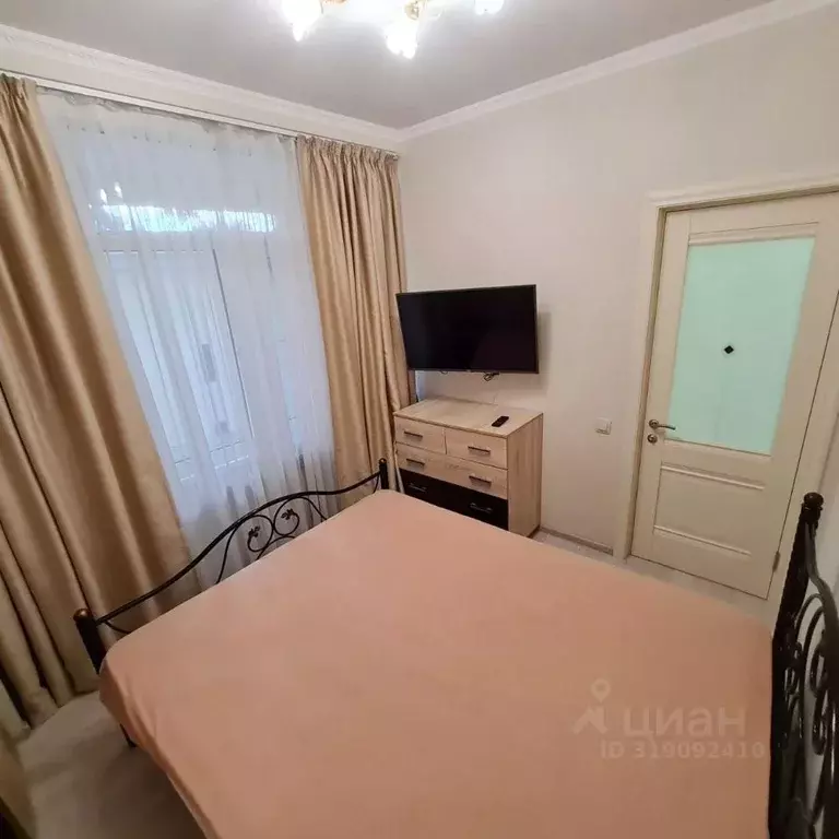 2-к кв. Краснодарский край, Сочи Светлана мкр, ул. Дмитриевой, 5 (55.0 ... - Фото 1