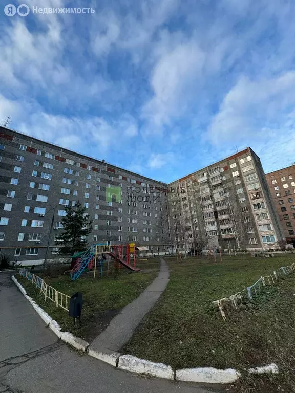 3-комнатная квартира: Ижевск, улица имени Репина, 40 (54.3 м) - Фото 1