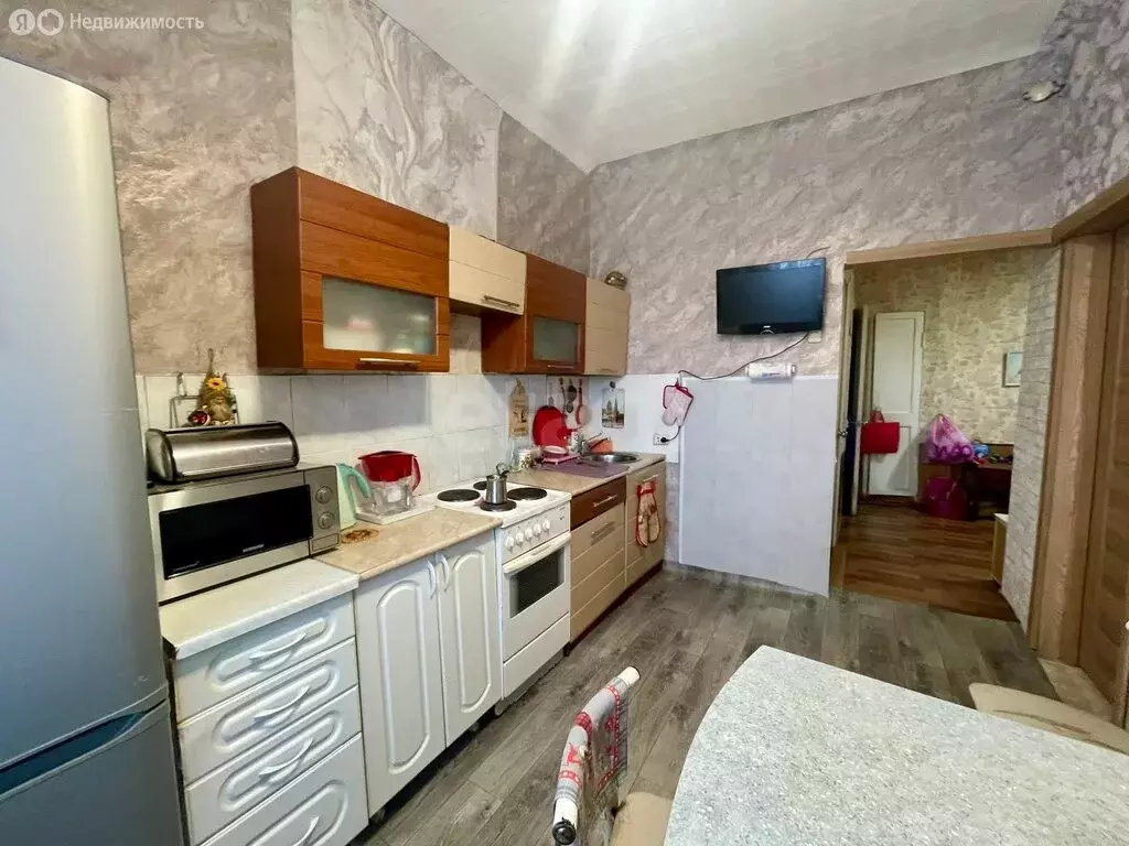 3-комнатная квартира: Ачинск, улица Революции, 13 (72 м) - Фото 1