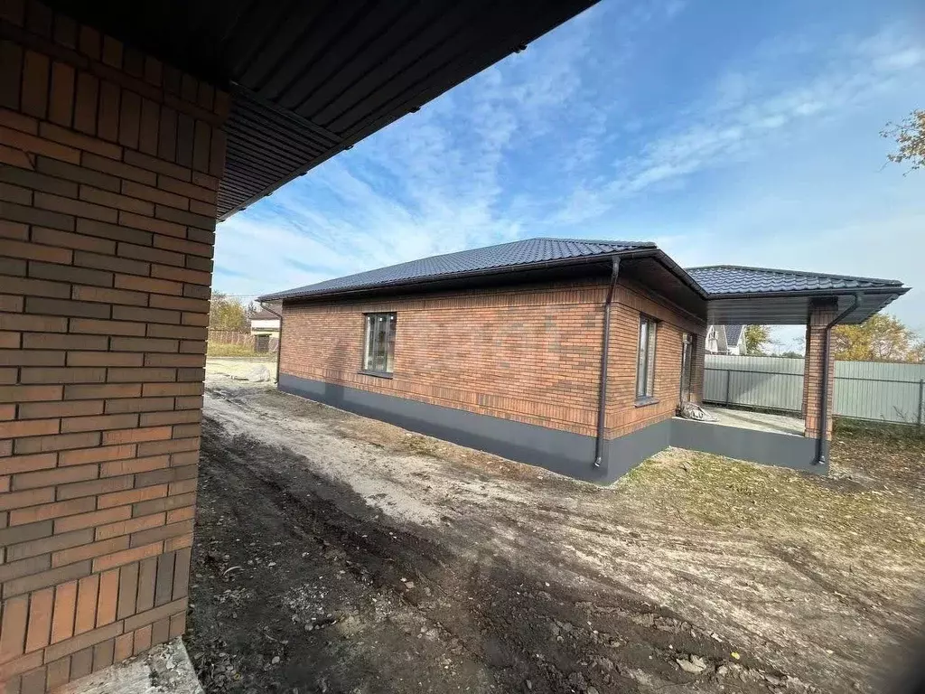 Дом в Воронежская область, с. Новая Усмань пл. Мира (93 м) - Фото 1