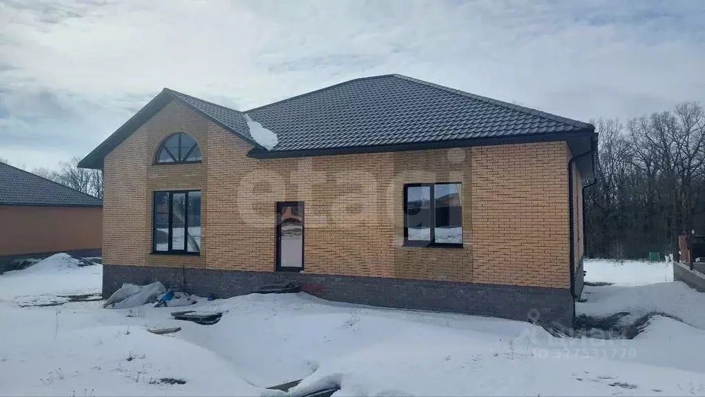 Дом в Белгородская область, Строитель Яковлевский городской округ, ул. ... - Фото 1