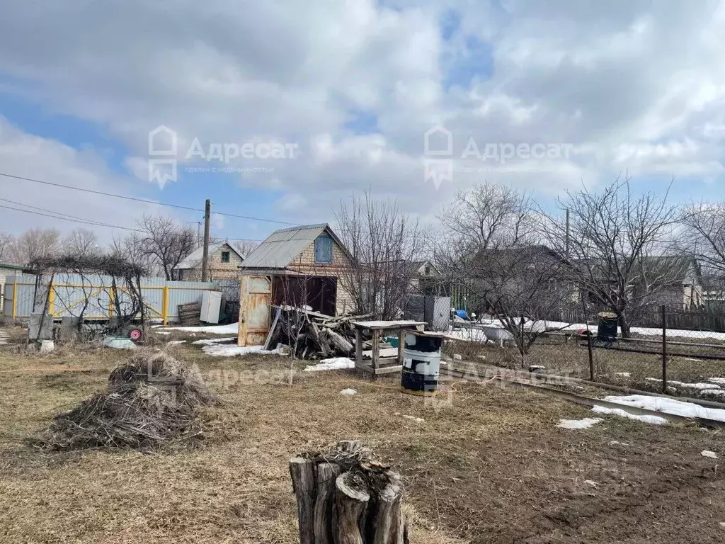 Участок в Волгоградская область, Волгоград Железнодорожник СНТ, ул. ... - Фото 1