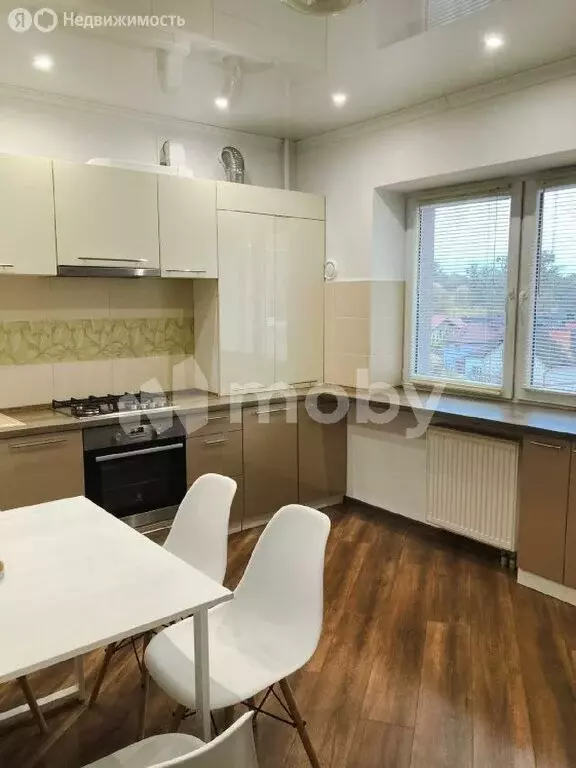 3-комнатная квартира: Калининград, улица Глинки, 1 (125 м) - Фото 1