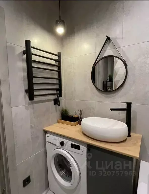 Студия Алтайский край, Барнаул ул. Имени В.Т. Христенко, 15 (29.0 м) - Фото 1