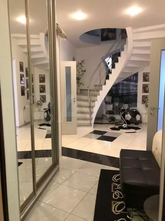 3-к. квартира, 180 м, 6/7 эт. - Фото 0