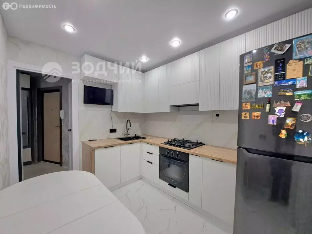 3-комнатная квартира: Чебоксары, Кукшумская улица, 25 (65.7 м) - Фото 2