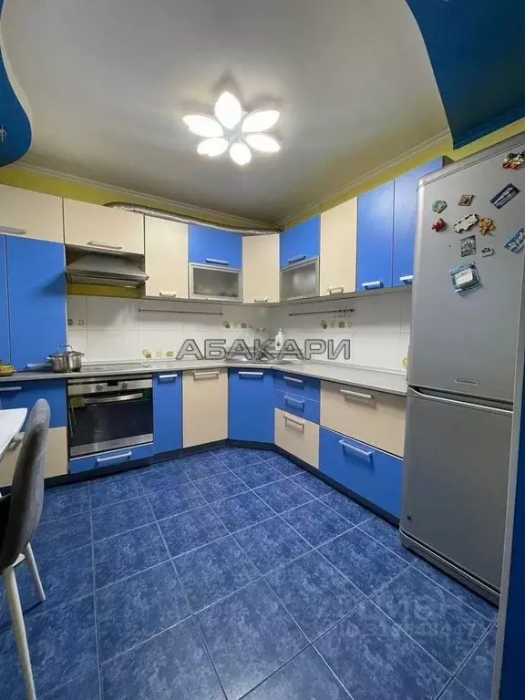 2-к кв. Красноярский край, Красноярск Взлетка мкр, ул. Батурина, 7 ... - Фото 0
