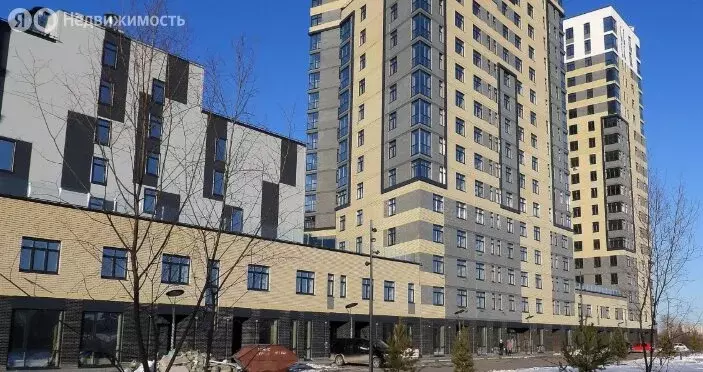 2-комнатная квартира: Тюмень, улица Ю.-Р.Г. Эрвье, 38 (85 м) - Фото 1