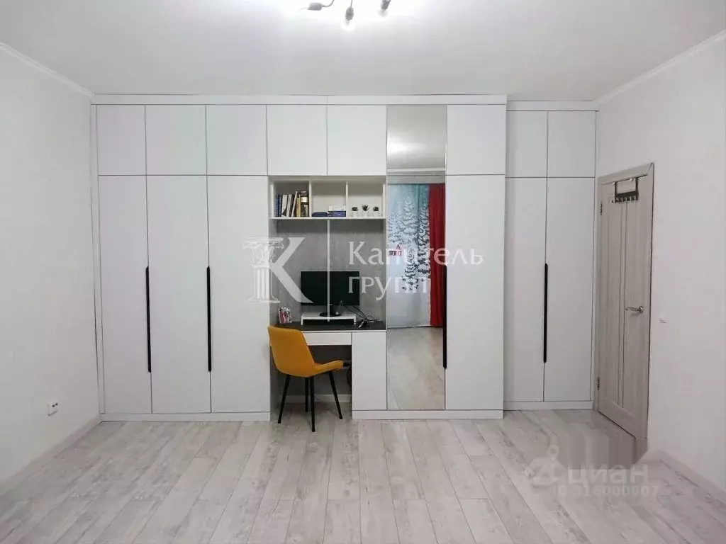 2-к кв. Тюменская область, Тюмень ул. 50 лет ВЛКСМ, 13 (80.0 м) - Фото 0