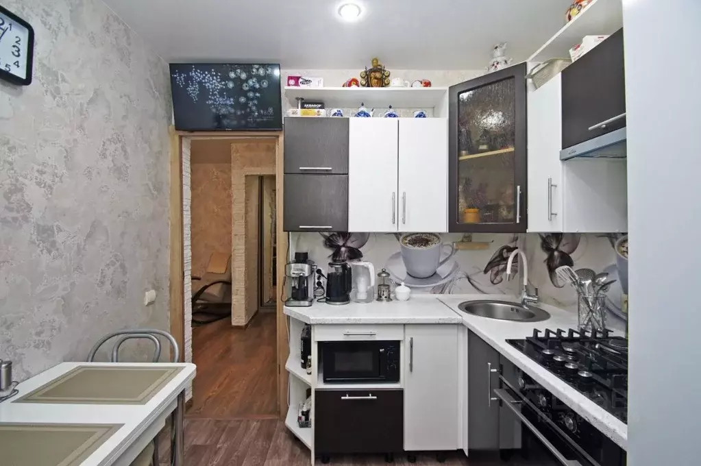 3-к кв. Омская область, Омск ул. Орджоникидзе, 273Б (56.6 м) - Фото 1