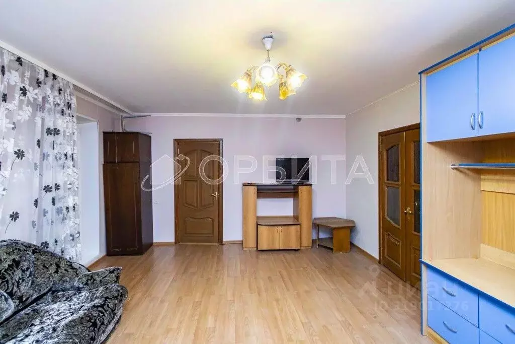 2-к кв. Тюменская область, Тюмень ул. Салтыкова-Щедрина, 55 (69.1 м) - Фото 0