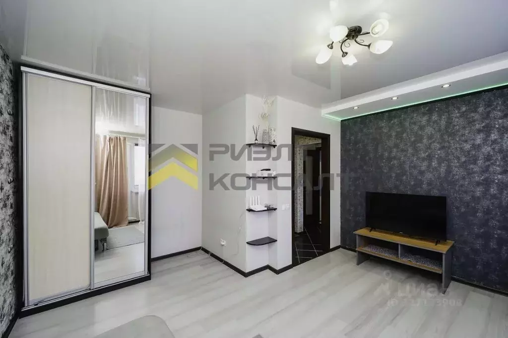 1-к кв. Омская область, Омск ул. Дмитриева, 15/5 (30.0 м) - Фото 0