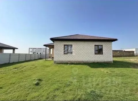 Дом в Севастополь с. Вишневое, ул. Аметхан-Султан (125 м) - Фото 1