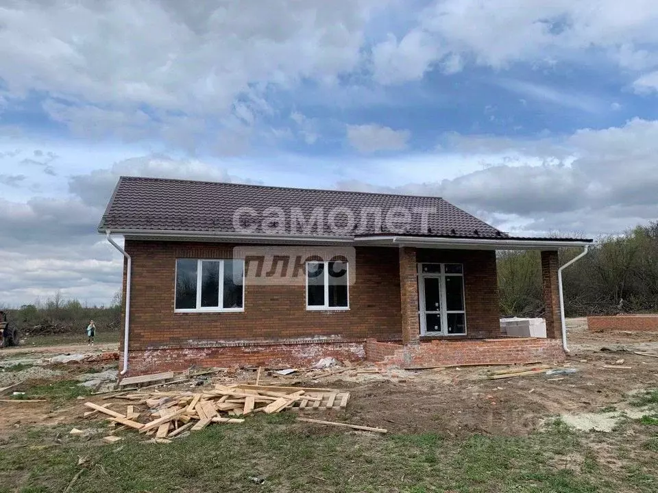 Дом в Курская область, Курский район, Клюквинский сельсовет, Ягодный ... - Фото 1