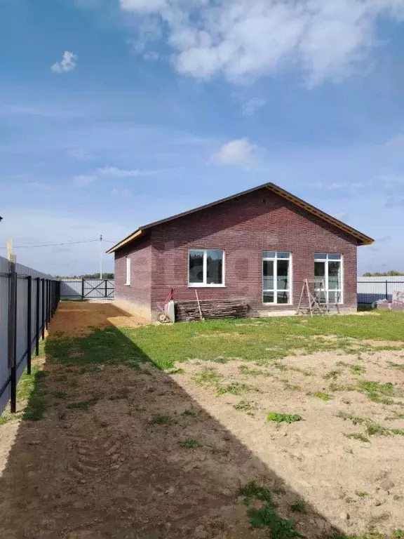 Дом в Калужская область, Малоярославецкий муниципальный округ, Маклино ... - Фото 1