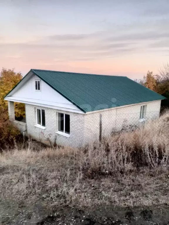 Дом в Саратовская область, Саратов Братская ул., 9 (110 м) - Фото 0