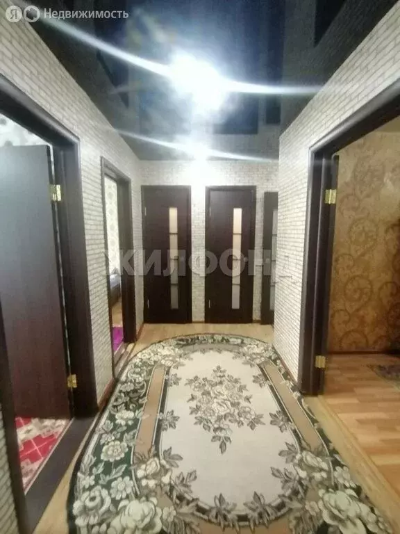3-комнатная квартира: Кызыл, Правобережная улица, 34 (69 м) - Фото 1
