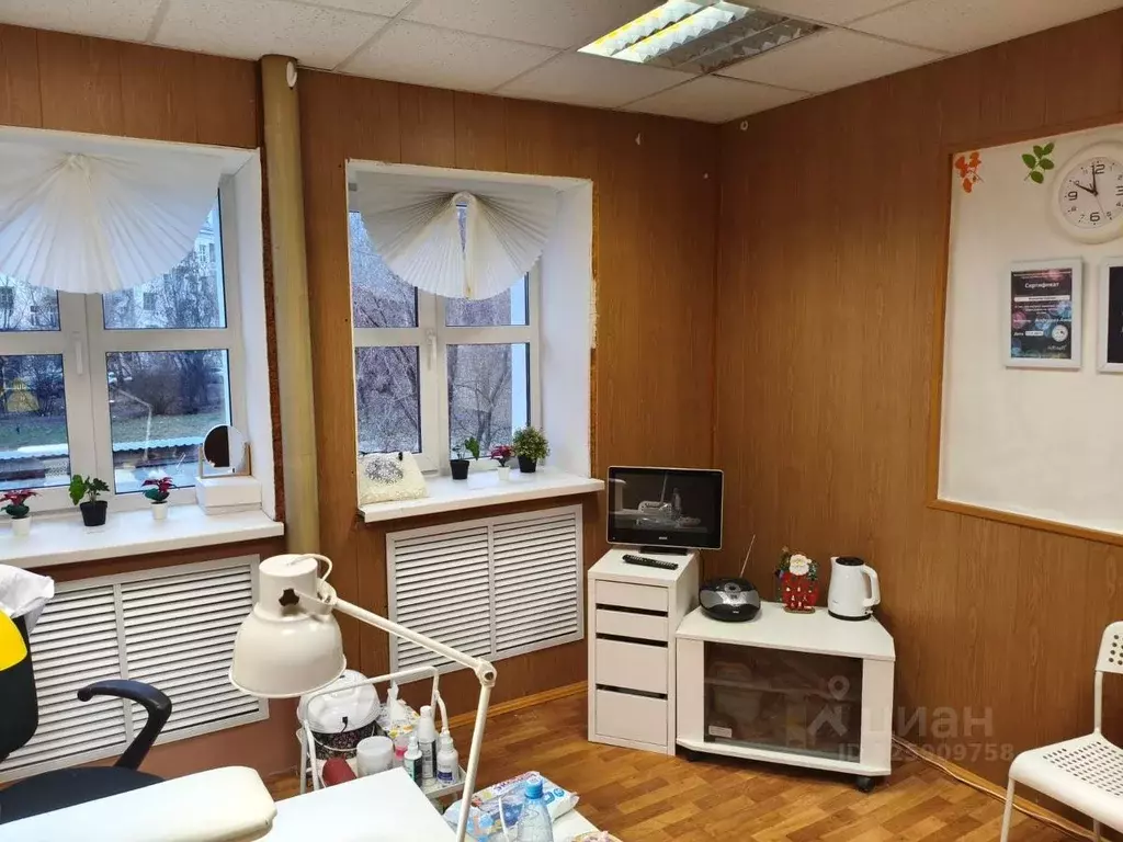 Помещение свободного назначения в Свердловская область, Екатеринбург ... - Фото 2