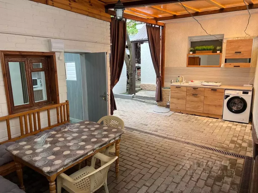 Дом в Краснодарский край, Геленджик ул. Белинского, 12 (25 м) - Фото 1