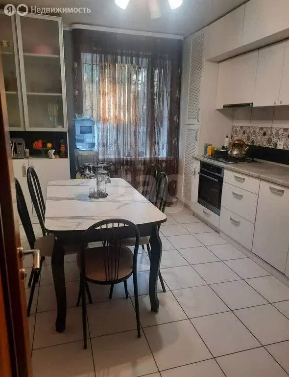 4-комнатная квартира: Батайск, улица Булгакова, 4 (74.6 м) - Фото 1