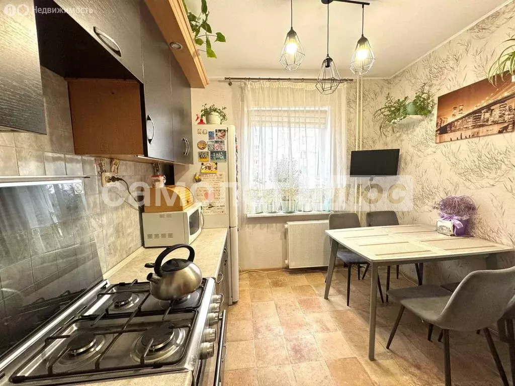 2-комнатная квартира: Калининград, улица Горького, 211 (49.8 м) - Фото 1