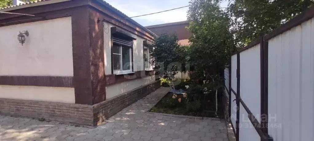 Дом в Ростовская область, Кагальницкий район, Кировская ст-ца ... - Фото 0
