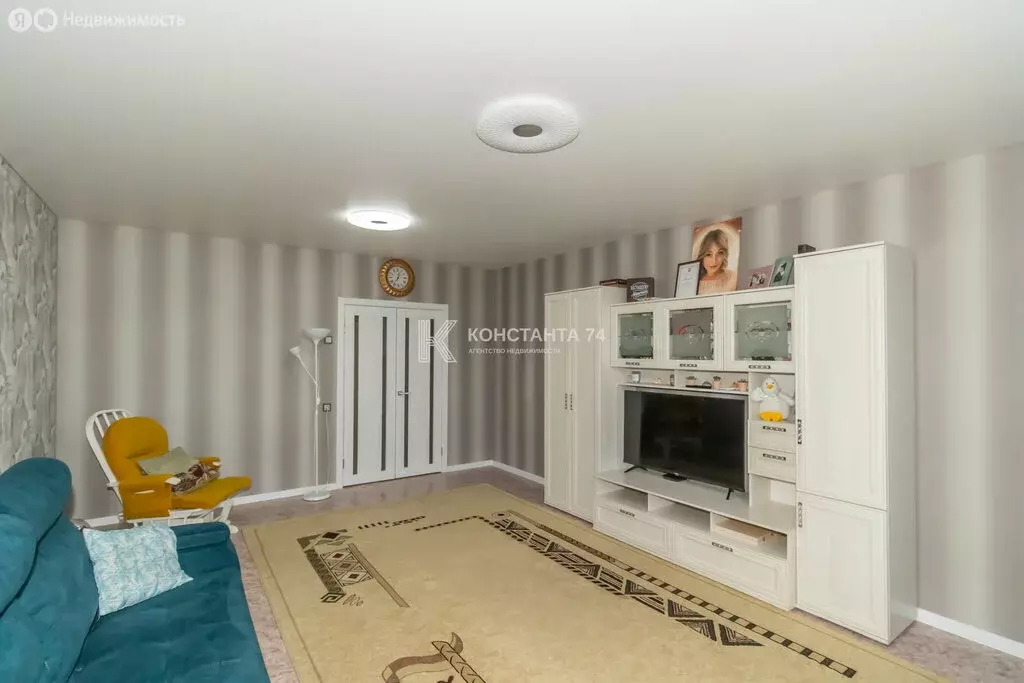 2-комнатная квартира: Челябинск, улица Александра Шмакова, 36 (62.8 м) - Фото 1