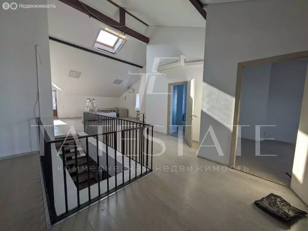 Офис (300 м) - Фото 1