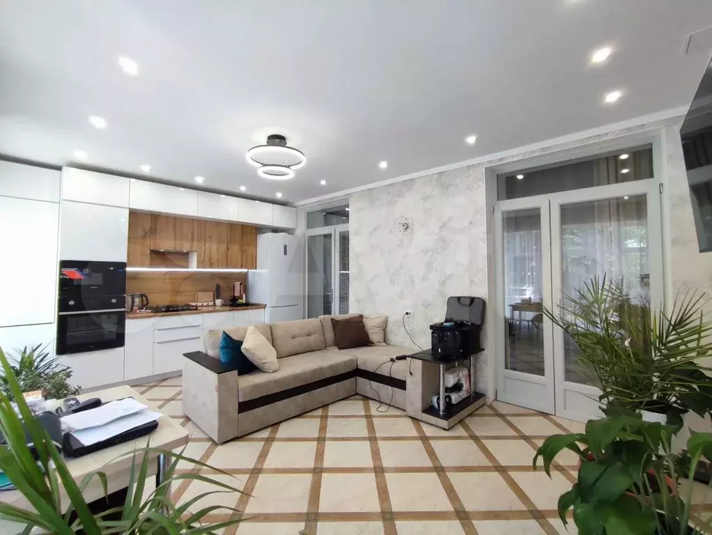 2-к. квартира, 60 м, 1/1 эт. - Фото 1