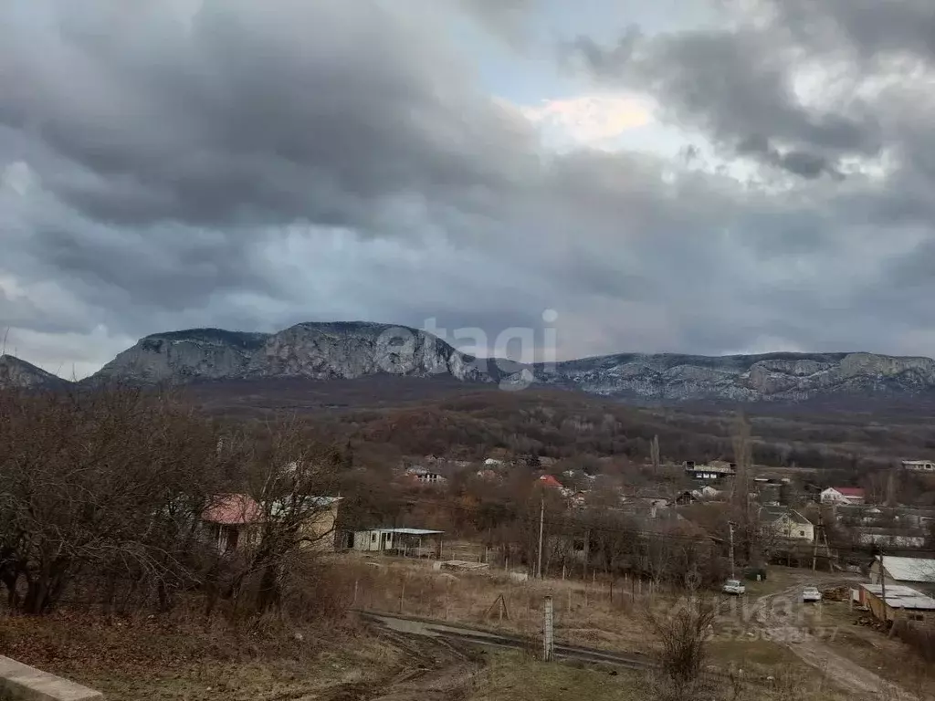 Участок в Крым, Бахчисарайский район, Голубинское с/пос, с. Соколиное ... - Фото 1