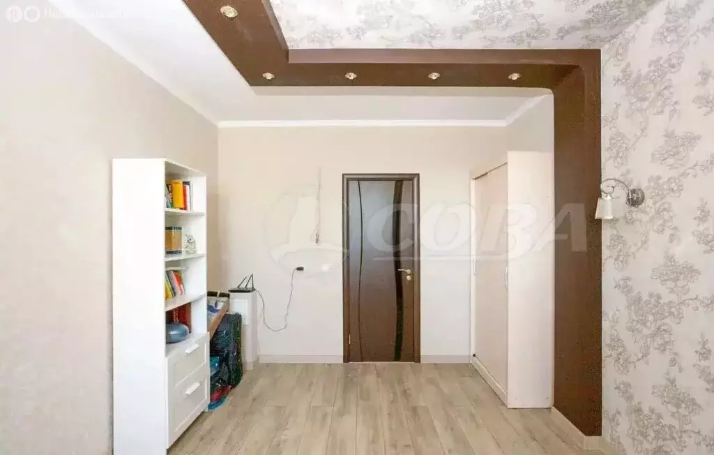 2-комнатная квартира: Тюмень, улица Карла Маркса, 8 (63 м) - Фото 1