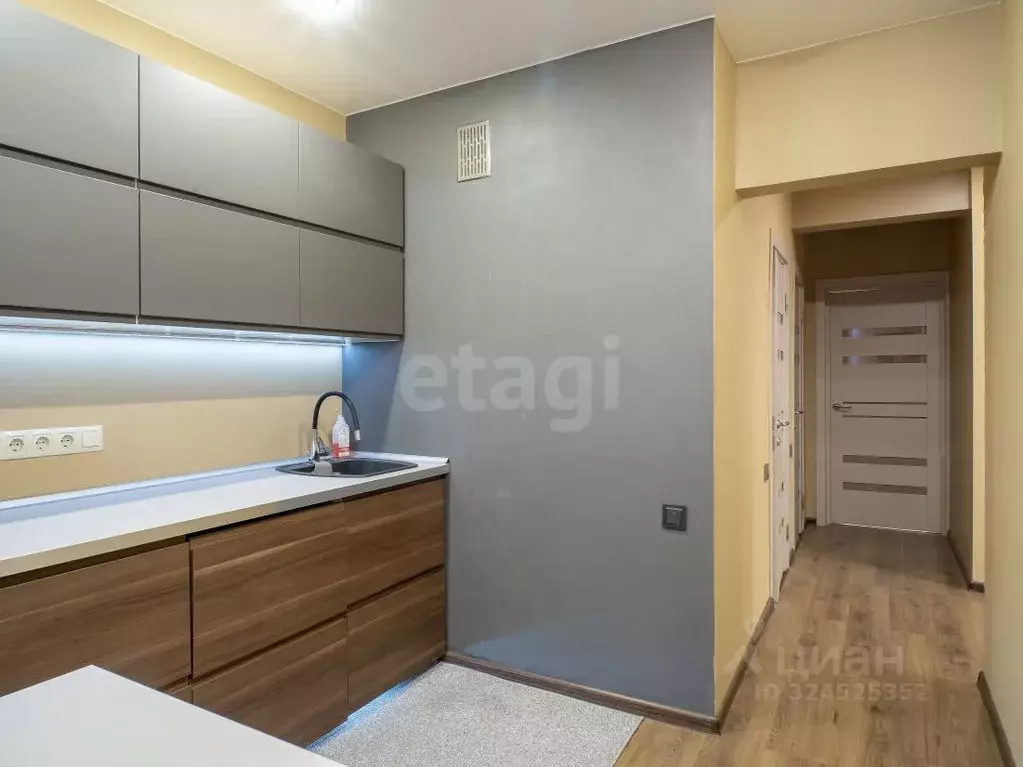 3-к кв. Новосибирская область, Новосибирск ул. Кирова, 108 (77.0 м) - Фото 1